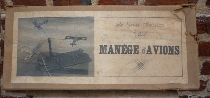 Jouet A.D. Manège Avions En Tôle – Années 1940 – Fabrication Française – Occasion